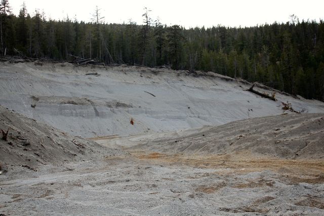 Glass Mountain (pumice airfall deposit)