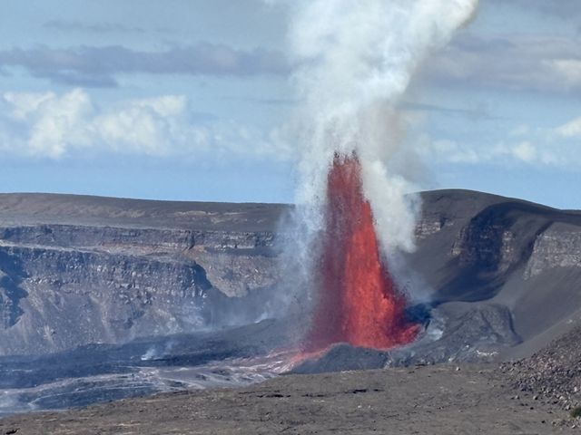 Lava fountain at Kīlauea