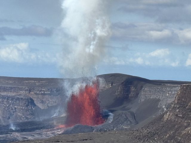 Lava fountain at Kīlauea