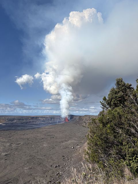 Lava fountain at Kīlauea