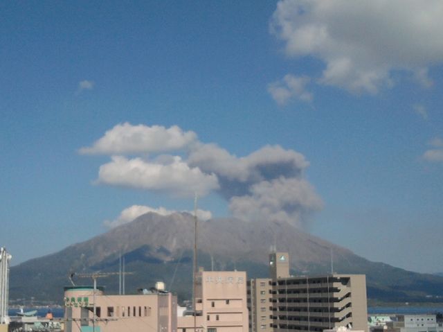 Sakurajima (5 minutes after Photo 1)