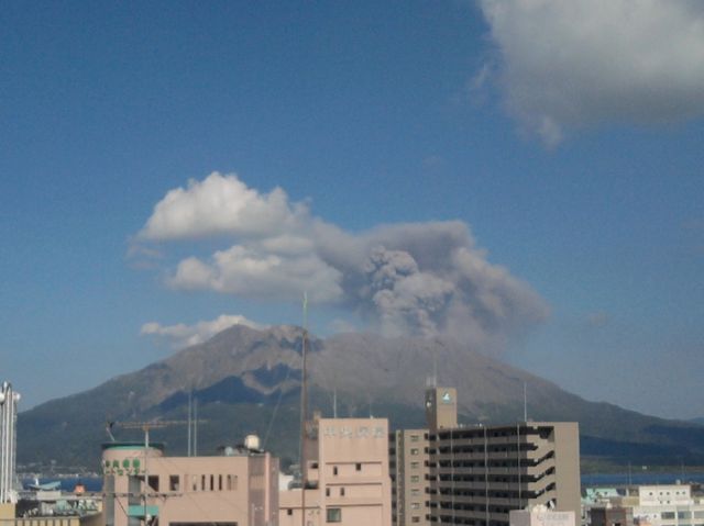 Sakurajima (7 minutes after Photo 1)